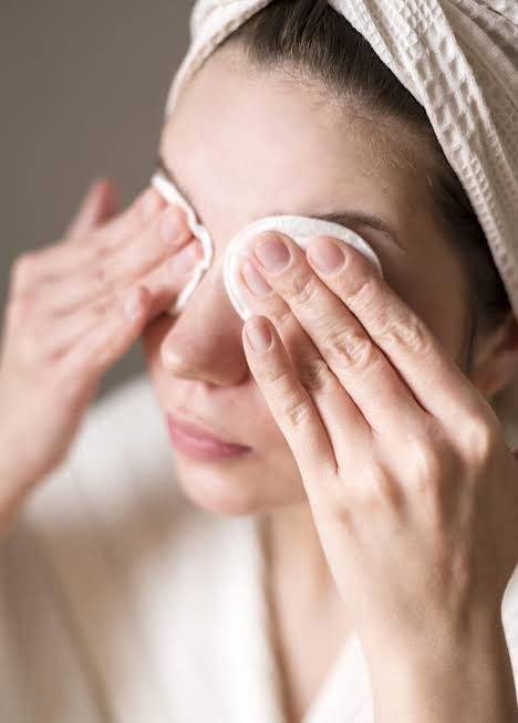 Cuidados com a região dos olhos